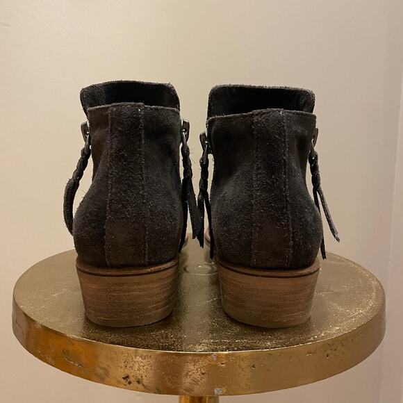 Dolce Vita Sutton Suede Ankle Boots | Gray Tassel, Stacked Heel, Size 10 EUC - Picture 6 of 11